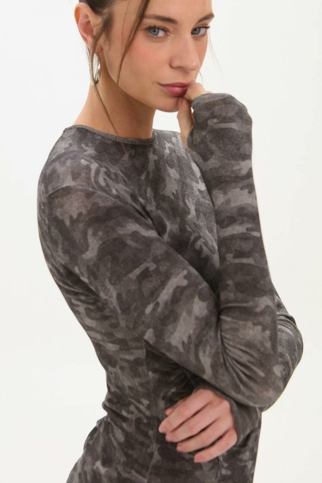 Imagem de Blusa Raissa Grey Camouflage Le Blog